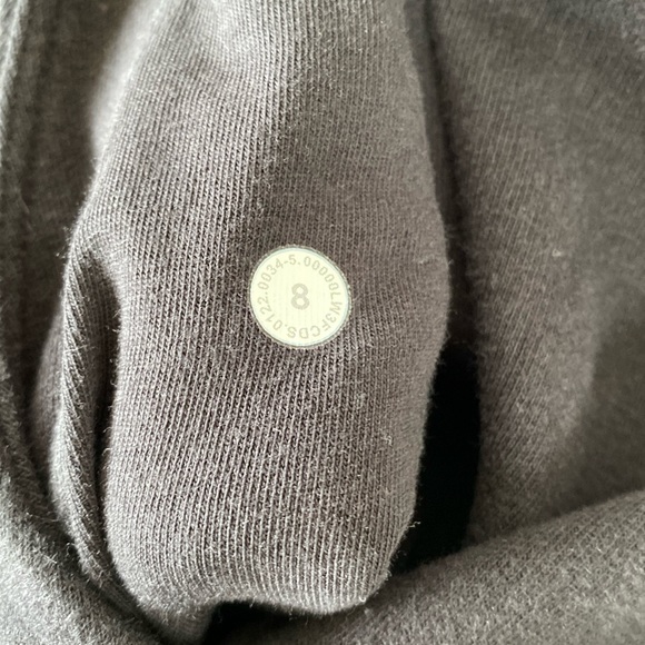 ❤️ Lululemon Loungeful Hoodie Black Size 8 - Picture 6 of 9